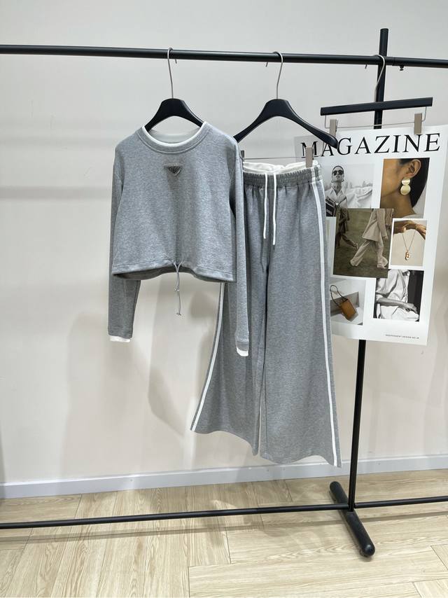 Gray and white color-blocked rhinestone triangle logo sports two-piece set for s