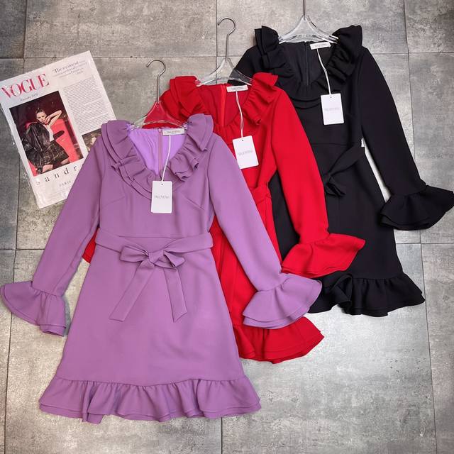 Restocked item. Valent's 2025 Early Autumn collection, featuring a signature V-n