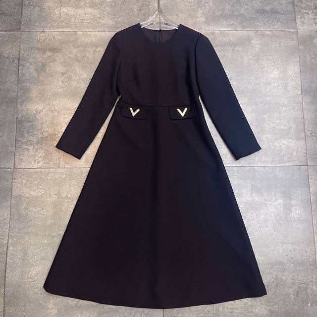 Restocked! A must-have from Valent's 2025 Early Autumn Haute Couture collection.