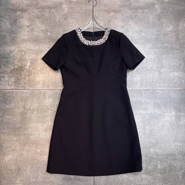 Restocked Valent 0ڢ Runway 2025 Spring/Summer Collection New Arrival. Sweet and