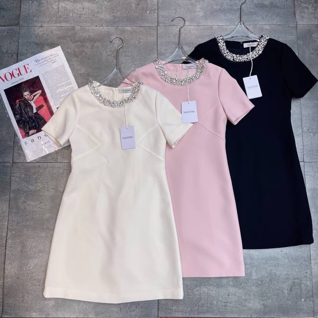 Restocked Valent 0ڢ Runway 2025 Spring/Summer Collection New Arrival. Sweet and