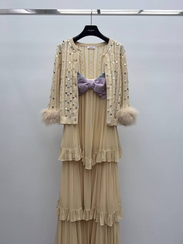 Valentin Bow Dress Set From the 25Fw Limited Collection The new season's maximal