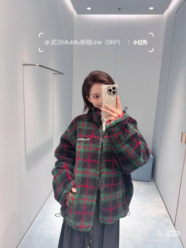 Original Mm 2025 Autumn/Winter New Fashionable Fleece Plaid Coat. Custom-made im Original Mm 2025 Autumn/Winter New Fashionable Fleece Plaid Coat. Custom-made im