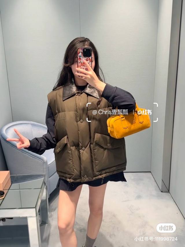 Original Mm 2025 Autumn/Winter New Fashionable Lapel Button-Up Zipper Cardigan V Original Mm 2025 Autumn/Winter New Fashionable Lapel Button-Up Zipper Cardigan V