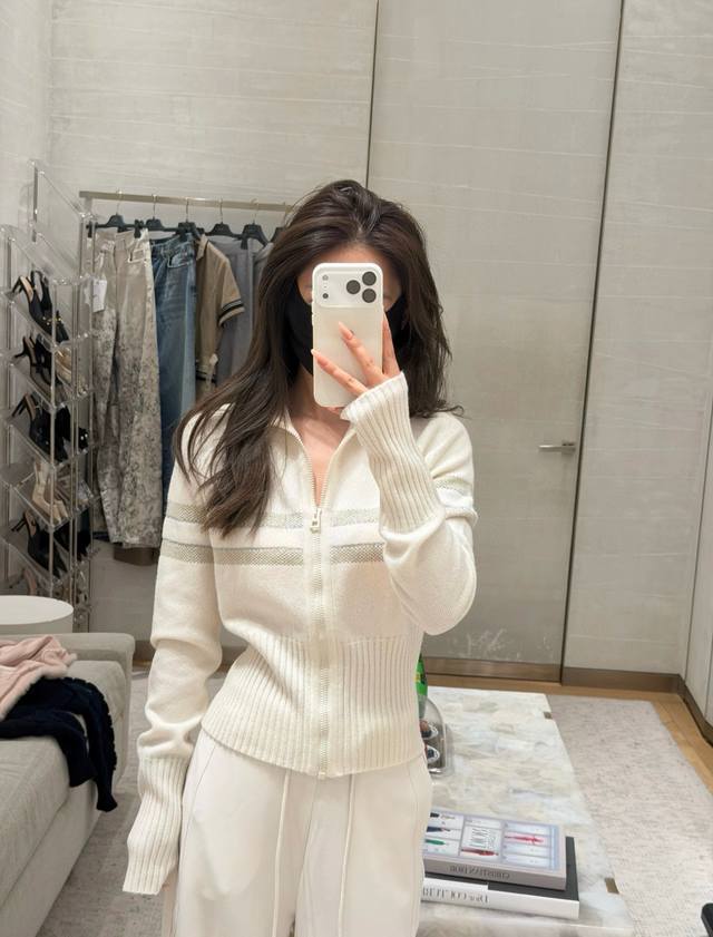 Original Dd......2025 Autumn/Winter New Style Collared Wool Knit Cardigan. Featu