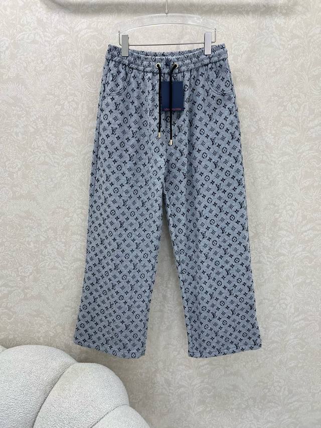 Louis Vuitto *25 New Wide-Leg Pants. Made of jacquard material, these high-quali