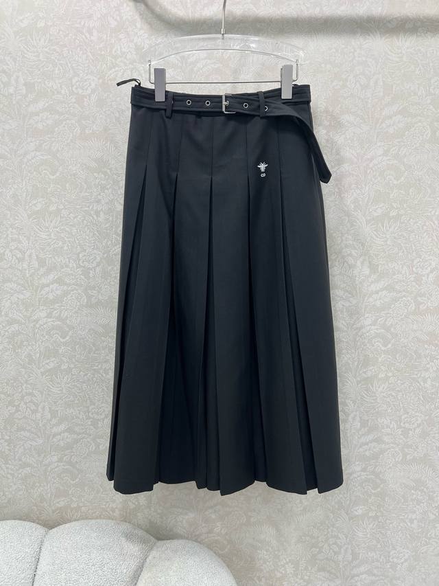 Dio* 25 New Retro Pleated Skirt with Custom Metal Waistband and Bee Embroidery.