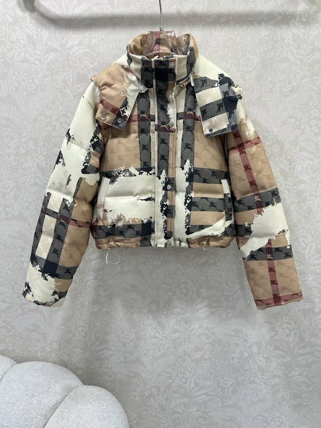 Burber Y25 New Down Jacket, 90% White Duck Down. The entire jacket features a hi
