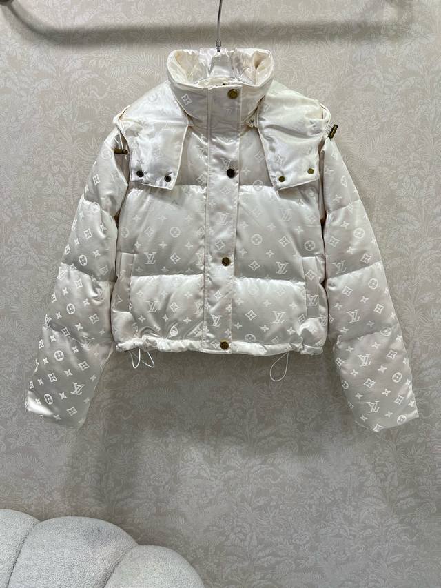 Louis Vuitto* 2025 Autumn/Winter New Hooded Flocked Satin Down Jacket, 90% White