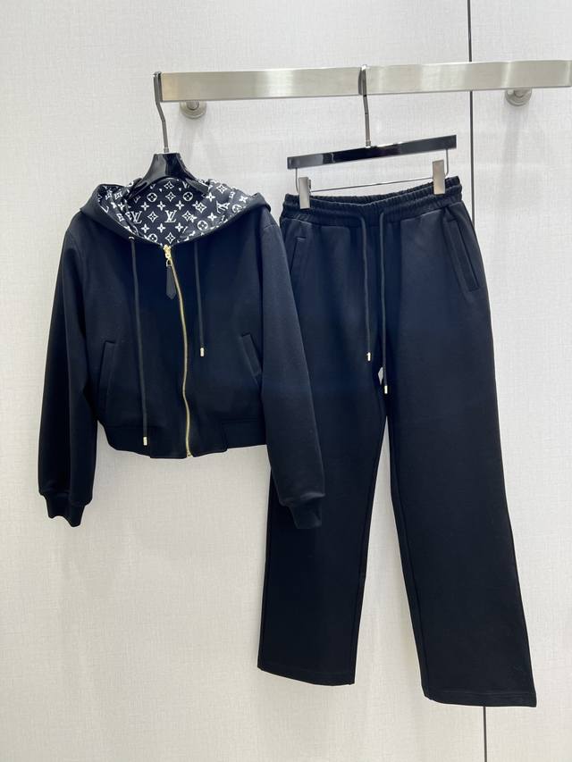 Highly recommend the Lv*2025 early autumn new hooded drawstring trouser set, dou
