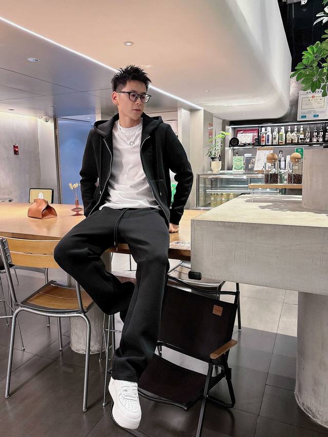 Loewe 2025 Early Autumn New Casual Suit! Same as in department stores. Exquisite