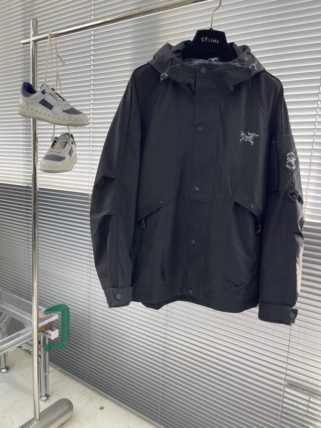 Arc'teryx Softshell Jacket, New Arrival, 25Fw. This jacket features a durable an