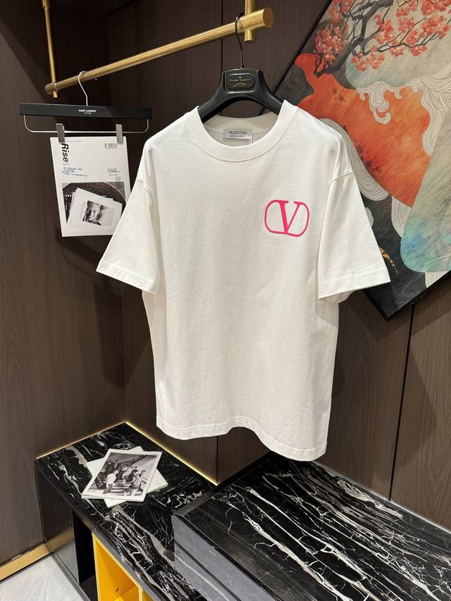 Valentino 2025 Spring/Summer High-Quality Couple Short-Sleeve T-Shirt. Made with