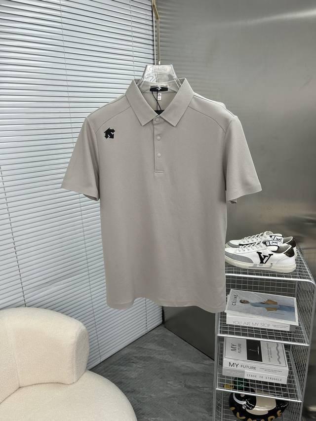 Descente Men's 2025 Spring/Summer New Short-Sleeve Collared Polo Shirt. A top ch