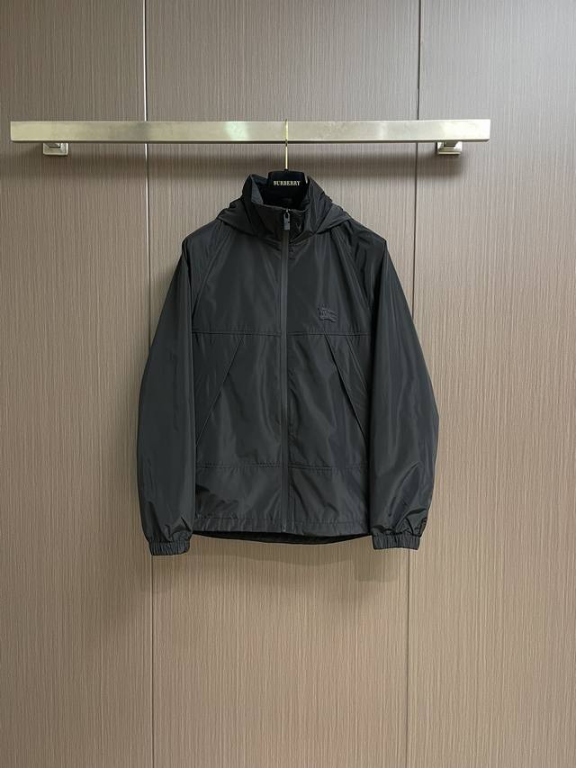 Burberry 2025 Spring/Summer Lightweight Hooded Jacket, made of nylon fabric, fea