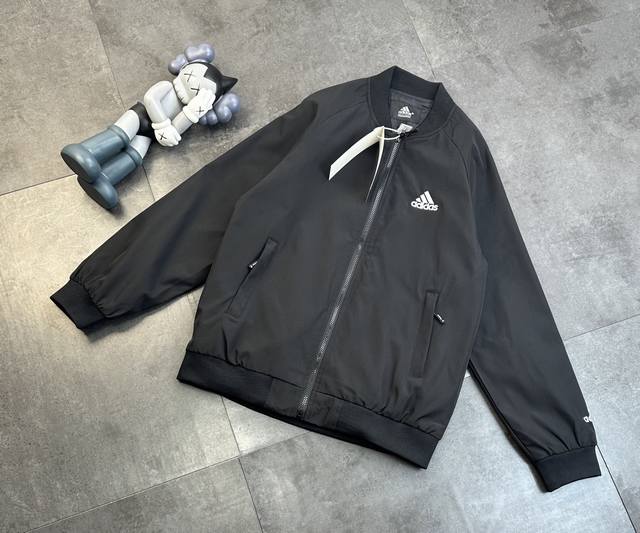 Adidas Couple Jacket! Dress according to your mood. Perfect for a carefree day i