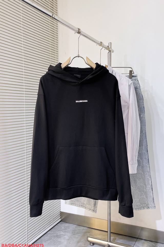 H275 Babalenciaga Paris Classic Style. Long-sleeved hooded sweatshirt with class