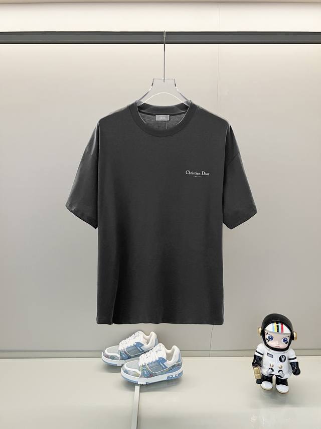 Dior 260g Crew Neck Short Sleeve T-Shirt. Features brand logo and lily of the va