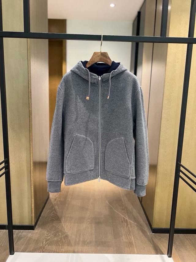 A heavyweight elite counter item: Bc reversible cashmere hooded jacket! A must-h