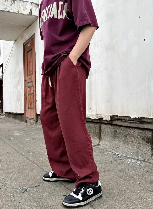 Summer Must-Have! Guc** Burgundy Linen Pants, the ultimate in breathability! The