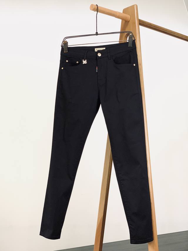 Burberry 2025 Spring/Summer New Arrival: High-fashion feel, heavy-wash denim jea