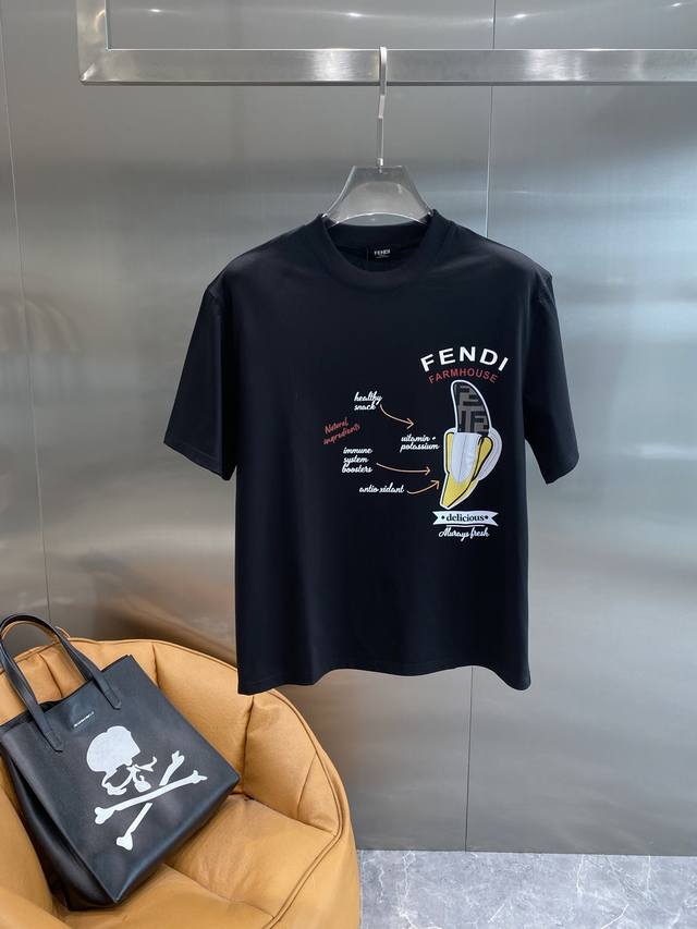 Fendi short-sleeved T-shirt, a fun and stylish summer item with a creative patte