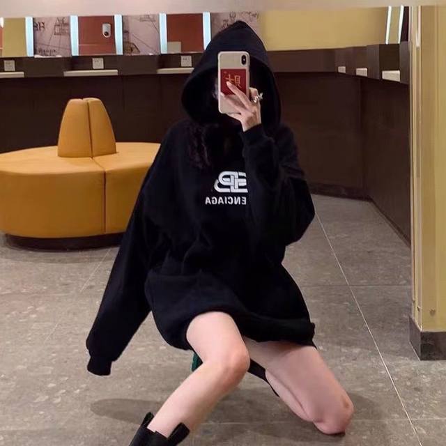 Sweatshirt Update: Terry Cloth Style No.: 829 Balenciaga Lock-on Sweatshirt. Mad