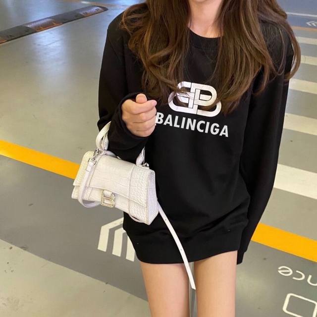 Sweatshirt Update: Terry Cloth Style No.: 830 Balenciaga Classic Button Two-Tone