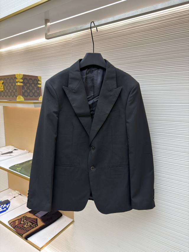 Louis Vuitton Full Jacquard Suit Original: Purchased for 34,500 Item No.: 168084