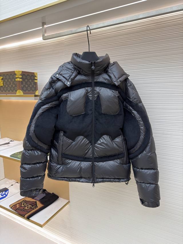 Moncler Batman Logo Down Jacket Original: Purchased for 23300 Item No.: 1680828-