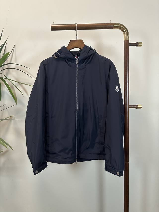 Mon. Top-quality Moncler jacket, same style as the official website, complete wi