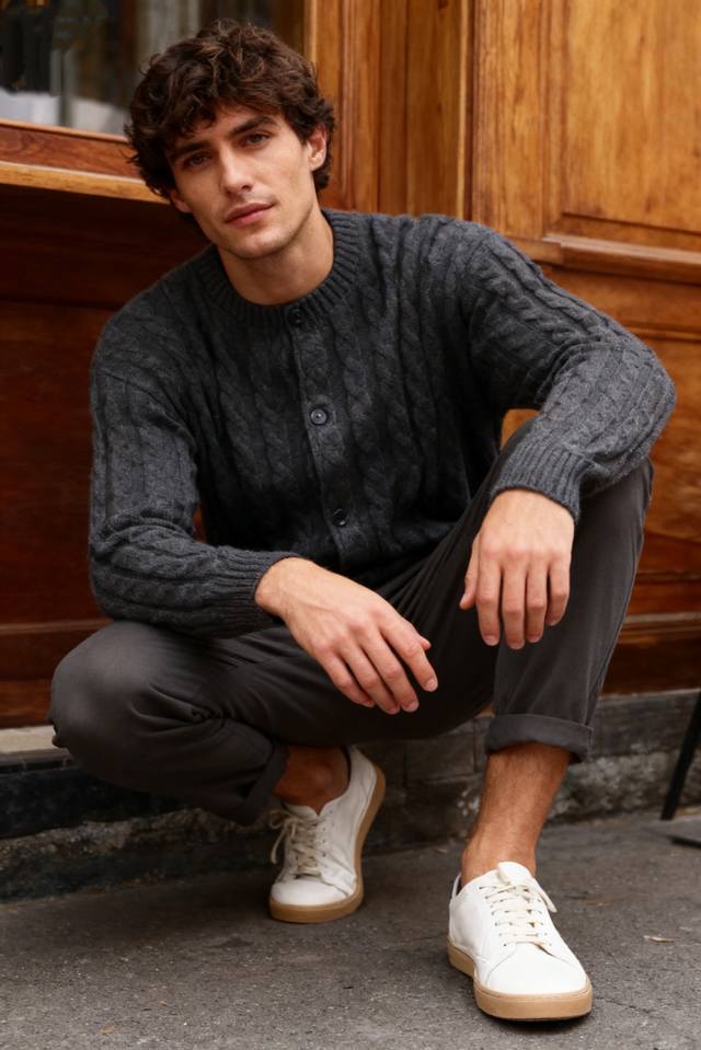 Lp. 2025 Autumn New Arrival Fashion Men's Cable Knit Cardigan. Made from comfort