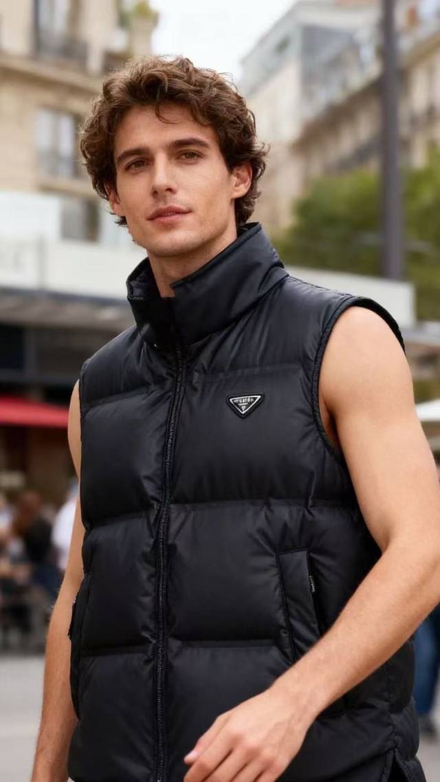 Prada 2025 Autumn/Winter New Men's Black Down Vest. Featuring Prada's iconic tri
