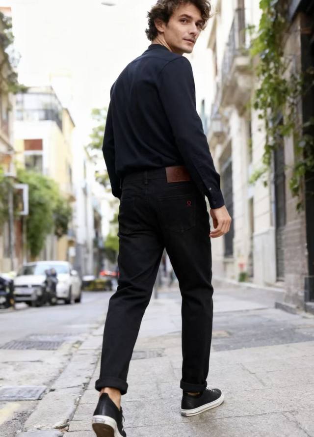 Lulu. 2025 Autumn New Arrival! Stylish men's versatile dark casual jeans made of