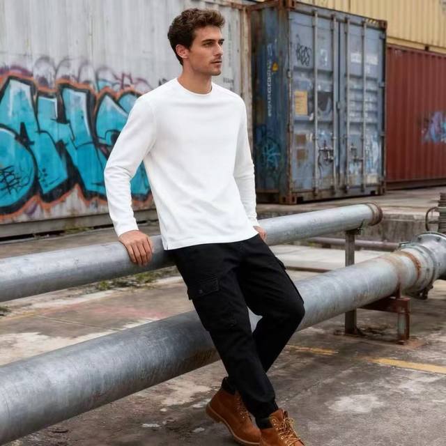 Jelly* Ze*Na. 2025 Autumn New Arrival! Stylish Men's Long-Sleeve Crew Neck Top!