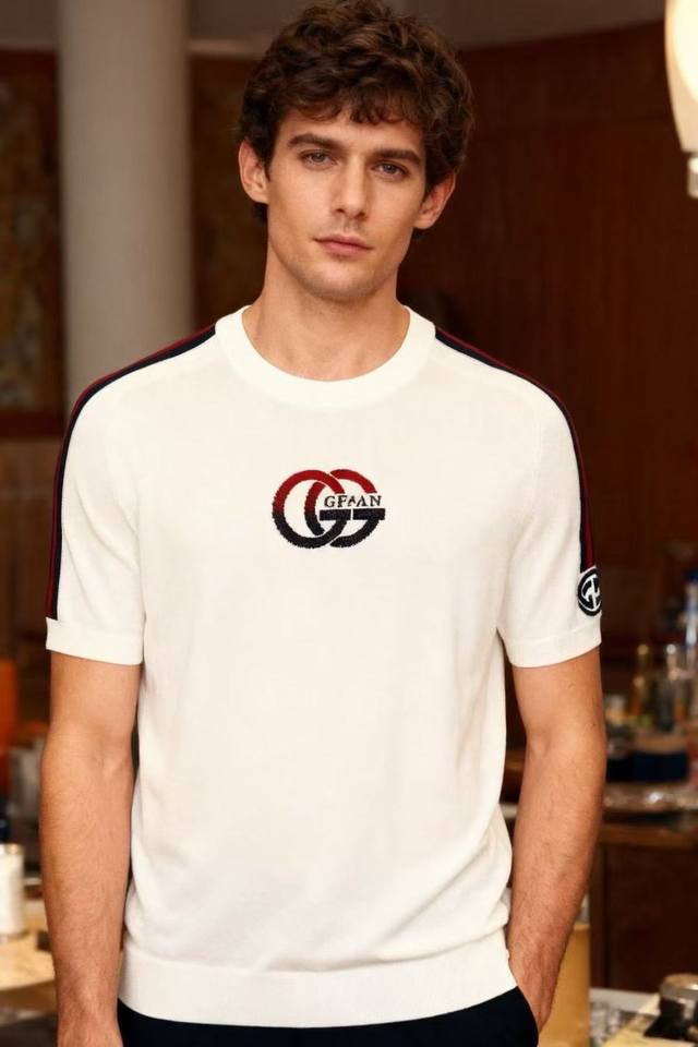 Gucci Gu*Ci. 2025 Autumn New Fashion Men's Crew Neck Short Sleeve Knit Sweater!