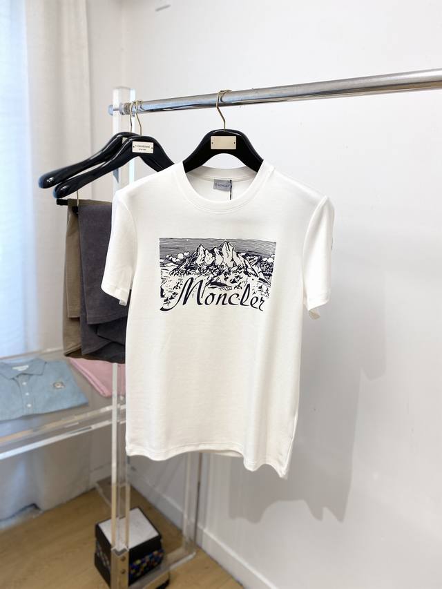 Moncler, 2025 latest short-sleeved T-shirt, stylish and cool, featuring a premiu