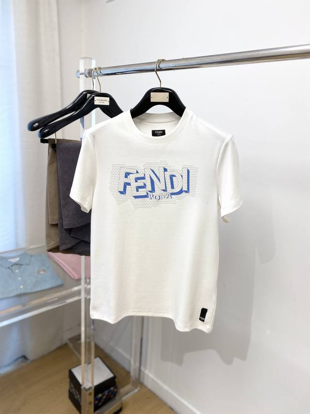 Fendi, 2025 latest short-sleeved T-shirt, stylish and cool, featuring a premium