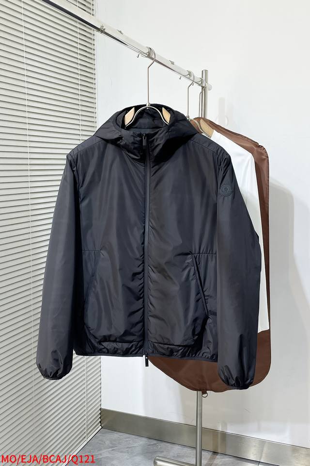Q121 Mo Moncler 2025Ss Early Autumn New Arrival Hooded Jacket, a popular autumn
