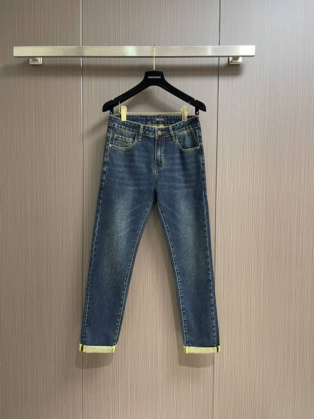 Gucci 2025 Spring/Summer New Arrival Washed Men's Casual Jeans. These jeans exud