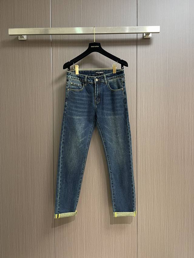 Dg 2025Ss New Logo Jeans, suitable for everyday casual wear. The denim fabric un