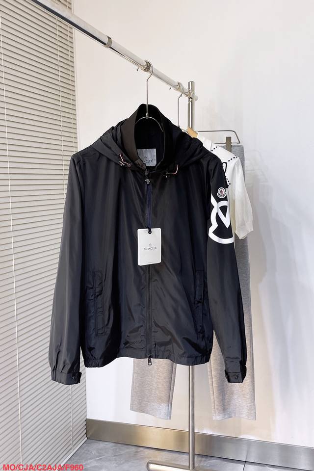 Moncler official website 2025 early autumn new original men's hooded sweatshirt,