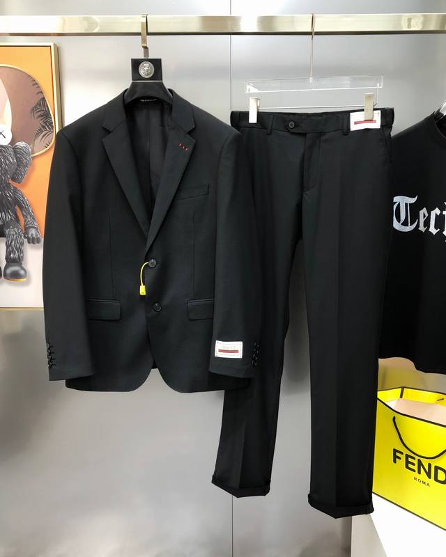 Complete set of men's business casual suit set, jacket and trousers. Original si