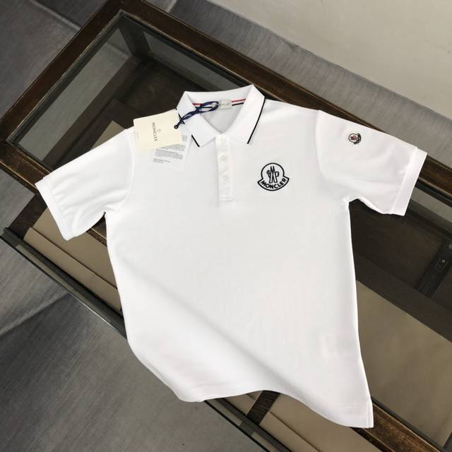 Moncler's latest Spring/Summer collection: Men's short-sleeved polo shirt with a