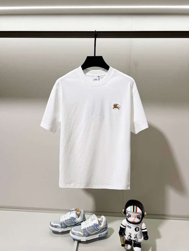 Burberry 300g Crew Neck Short Sleeve T-Shirt. Features gold thread embroidery of