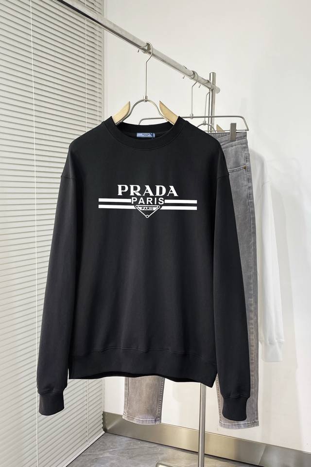 Prada's new double-layer heavy-duty letter print letter pattern is a must-have i