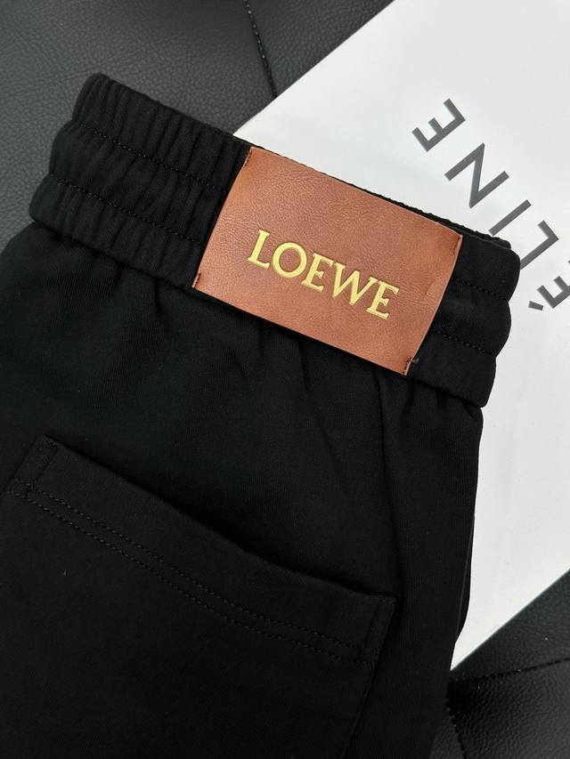 Loewe 25Fw Autumn/Winter New Straight Leg Pants. A renewed interpretation of aes