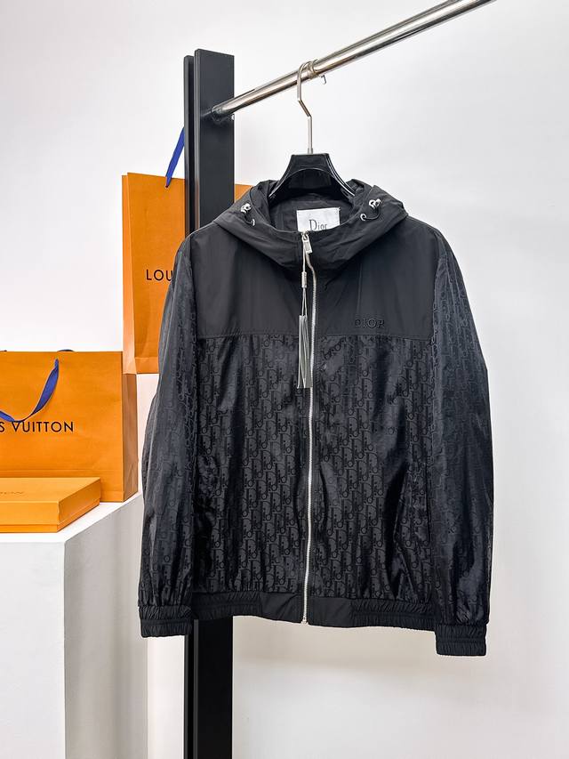 Dior 2025 Spring New Casual Jacket, the latest fashionable casual jacket, a basi