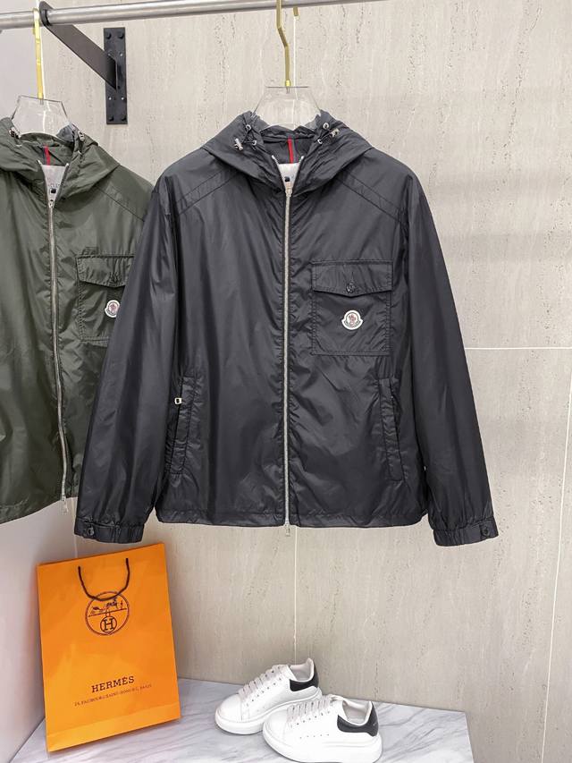 Moncler 2025 New Fashion Casual Hooded Jacket. Fit: High-end fashion aesthetics