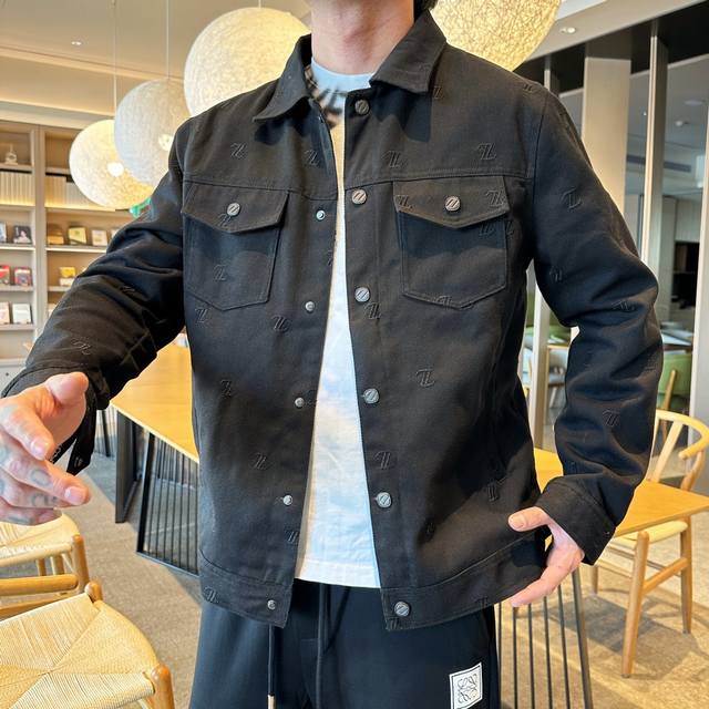 Zegna top quality! Available simultaneously on the official website and in store